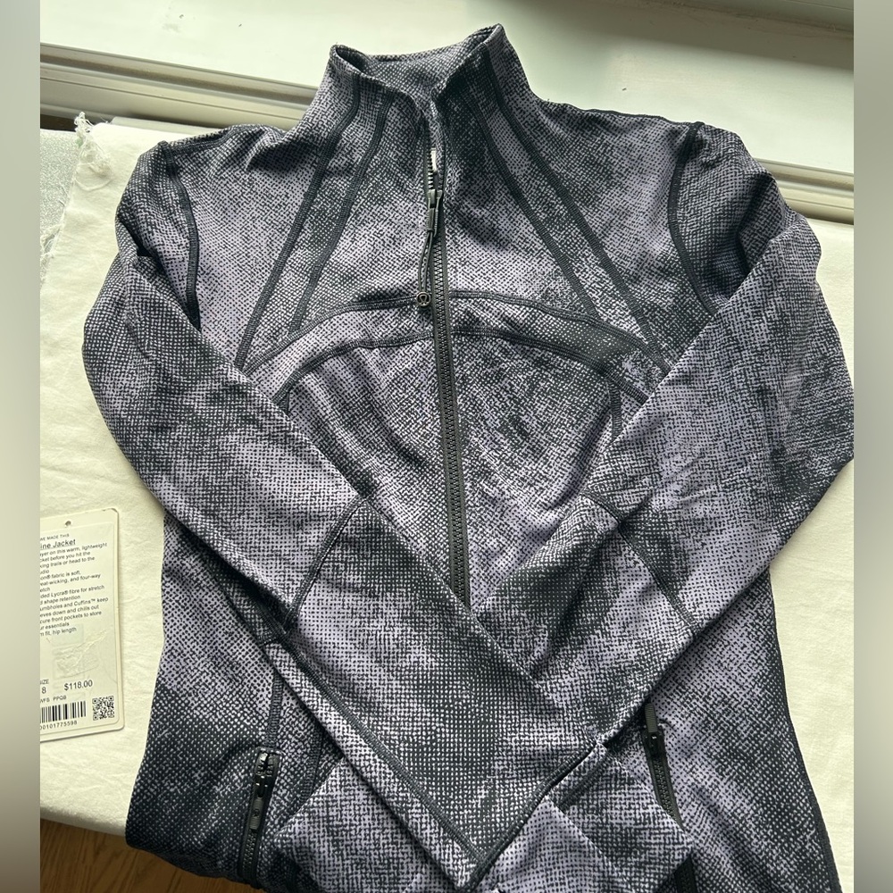 Lululemon Define Jacket size 8 like new - Picture 8 of 9